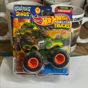 Hot Wheels Monster Trucks Dino Rageasaur - TEAM DINO Green and Orange